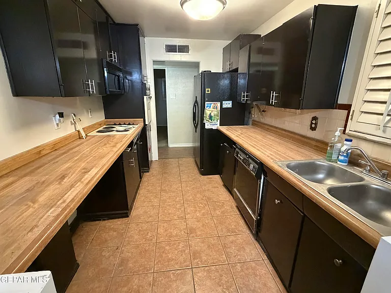 8208 Dempsey Ave — Photo 2