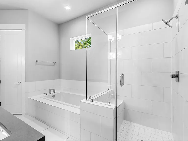 1621 Wheeler St #E — Photo 24