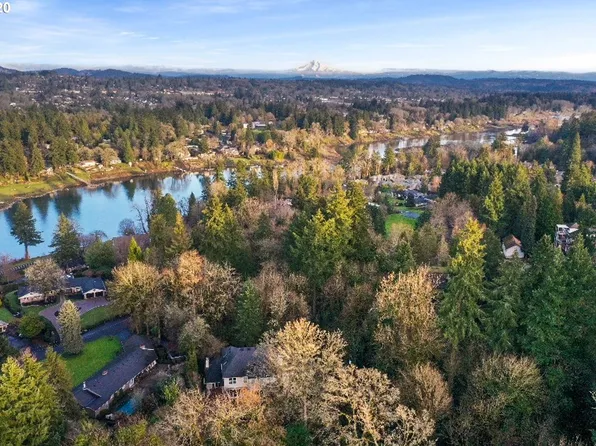 2820 Poplar Way, Lake Oswego, OR 97034