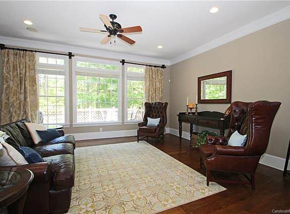 5th image of 409 Bayberry Creek Cir