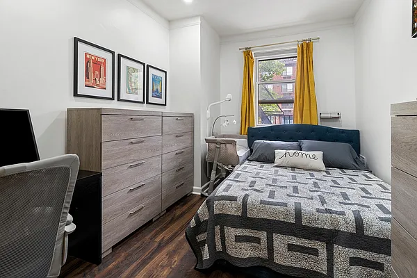 Sold by Redfin Real Estate | media 12