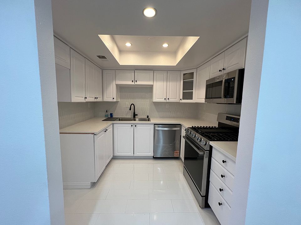 1st image of 1000 Orange Grove Ave