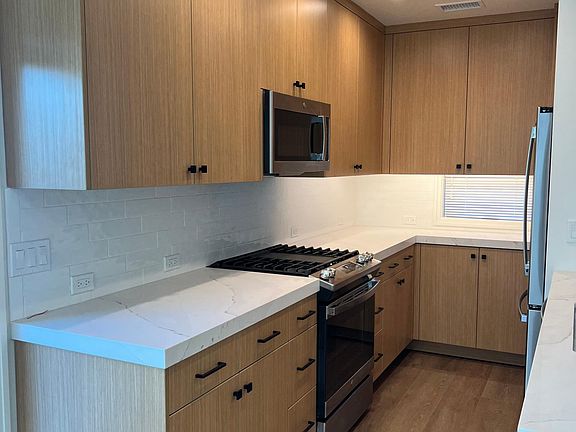 2nd image of 868 N Grand St