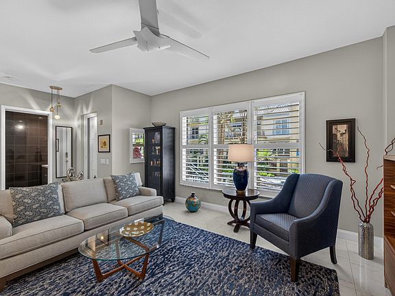 5th image of 2609 NE 14th Avenue #113