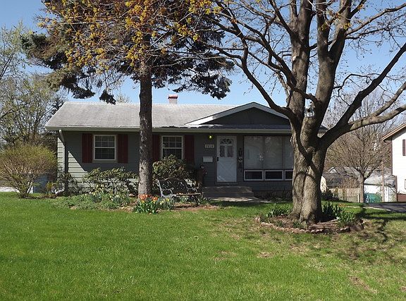 3rd image of 7616 Walnut Ave