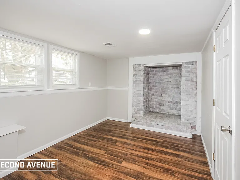 11032 N Harrison St — Photo 6