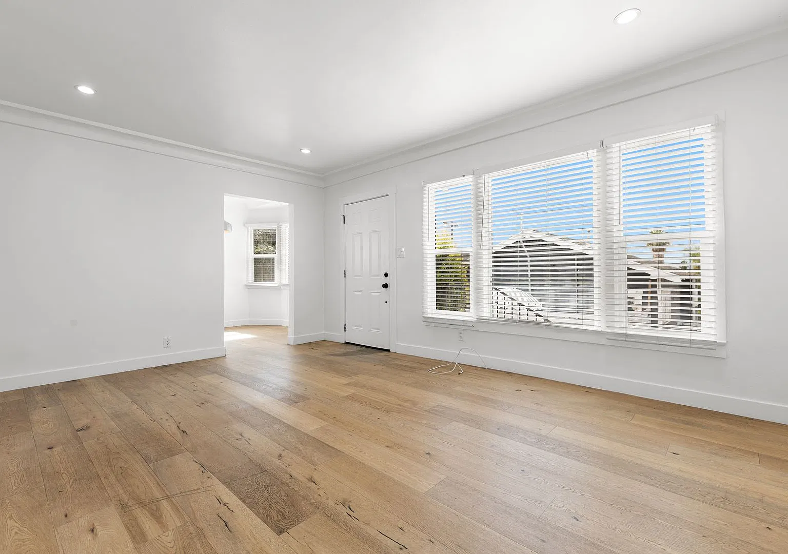2 Bed / 1 bath with Private Outdoor Space in Rampart Village — Photo 3