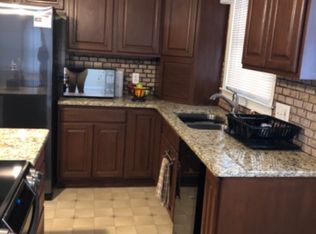 17181 Wilson Ave, Eastpointe, MI 48021