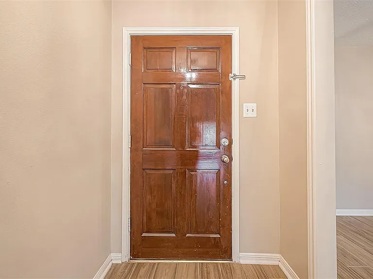 22319 Rangeview Dr — Photo 6