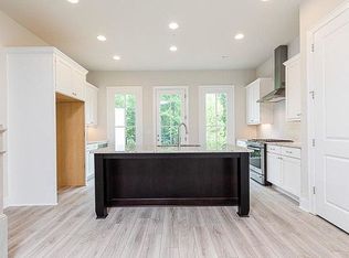 216 Mitchell Ln, Woodstock, GA 30188