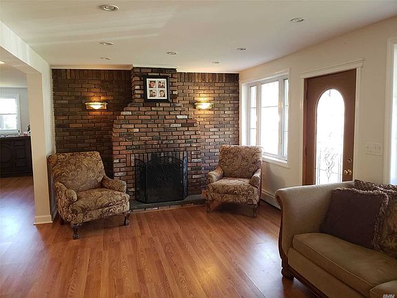 2nd image of 2559 Cypress Ave
