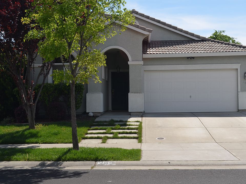 1st image of 289 Bettencourt Dr