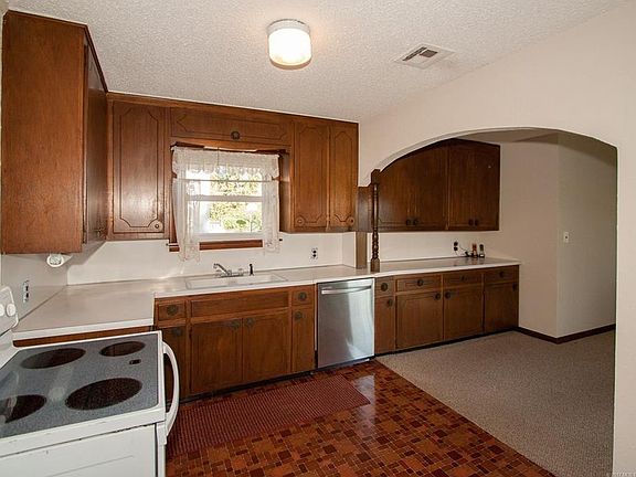 2nd image of 541 S 78th Ave E