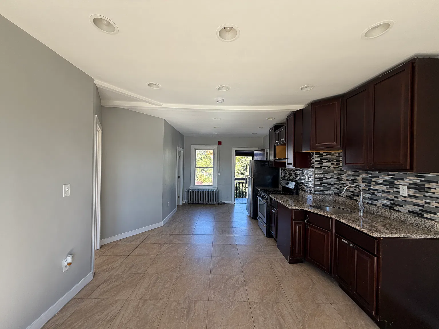 2 bed, $1,195 — Photo 2