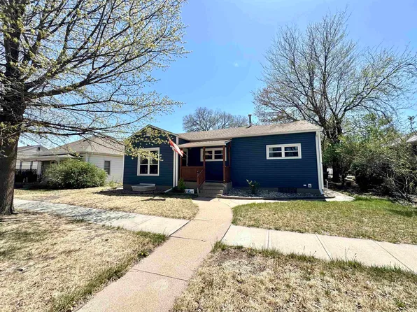 415 E 27th St, Kearney, NE 68847