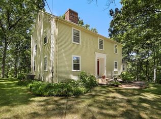 17 Rolling Ln, Dover, MA 02030