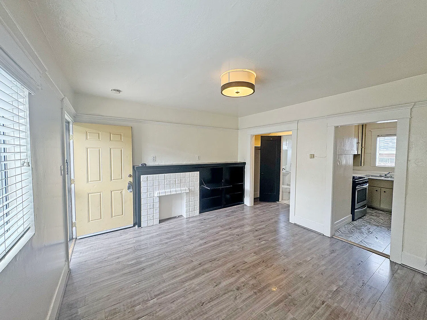 Studio, 375 sqft, $1,495 — Photo 2