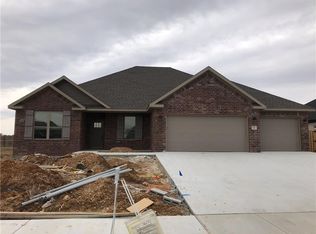 527 Rossi Dr, Springdale, AR 72762