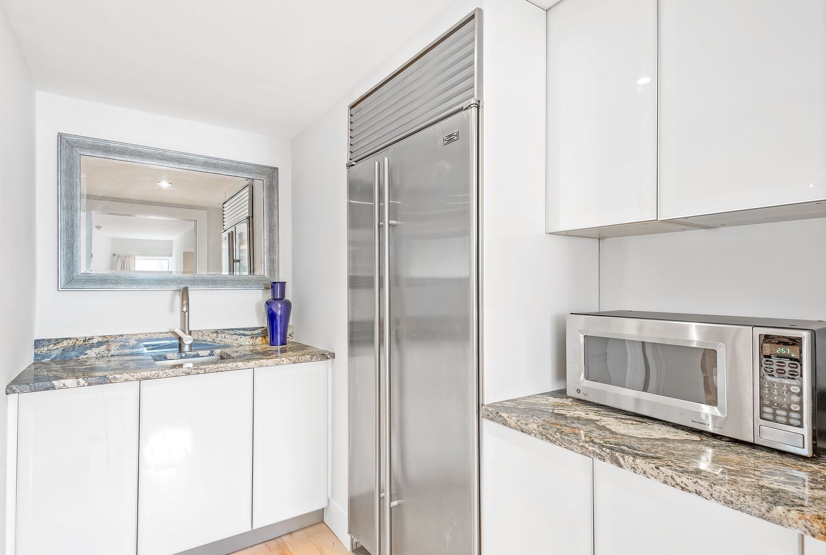  Kitchenette
