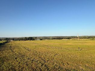 W Calamus Dr, Burwell, NE 68823
