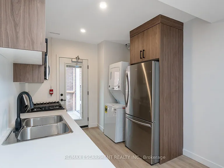 127 Victoria Ave S #6 — Photo 13