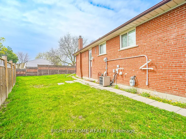 2 Iangrove Ter — Photo 26