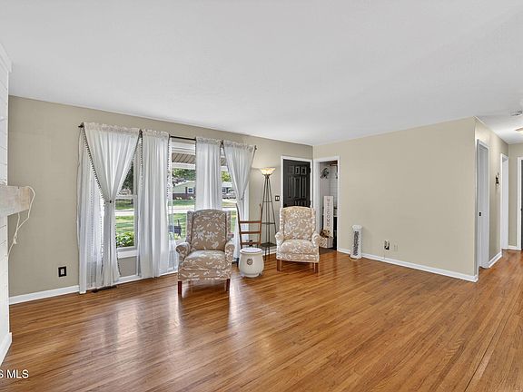 2nd image of 4931 Weldwood Ln