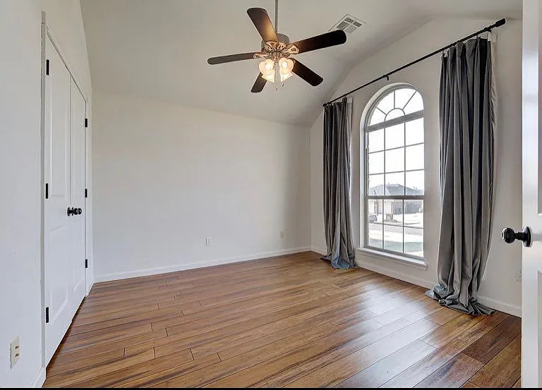 516 Allison Ln — Photo 16