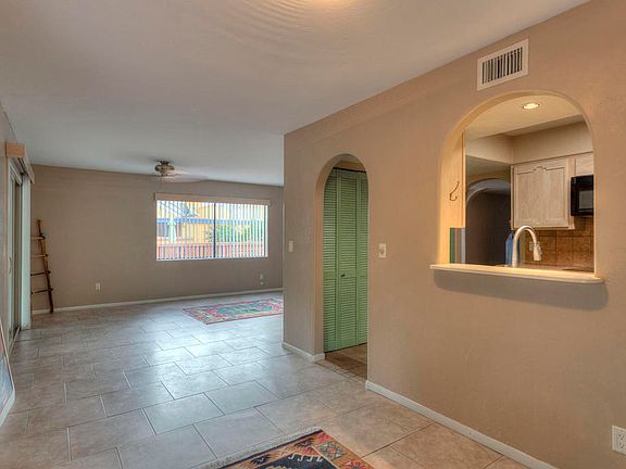 3rd image of 117 E La Soledad