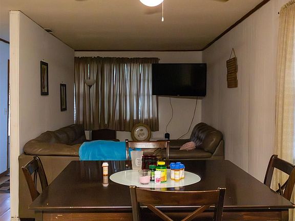 3rd image of 926 Bremen Ave #A