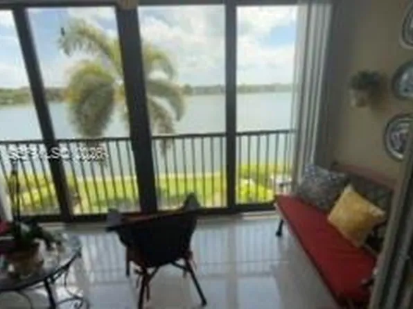 1400 SW 131st Way APT 203Q, Pembroke Pines, FL 33027