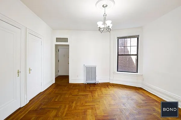 Rented by Bond New York | media 29