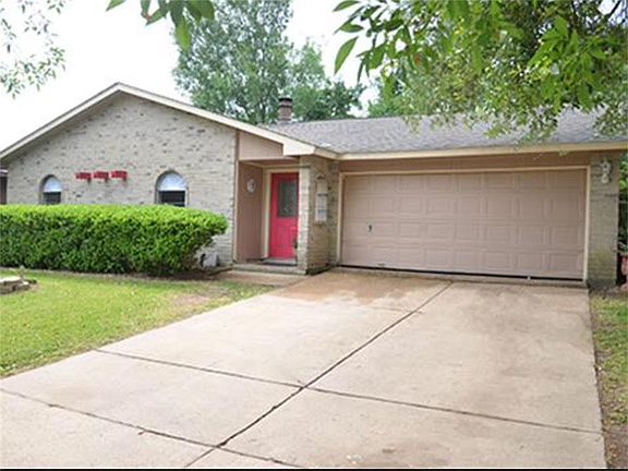 2nd image of 16903 Clan Macgregor Dr