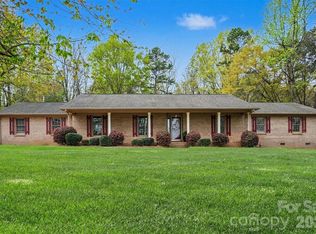 4027 Oakdale Rd, Charlotte, NC 28216