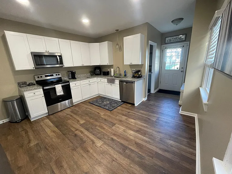 211 Herman Ave — Photo 16