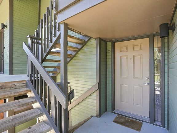 3rd image of 4990 Meredith Way APT 211