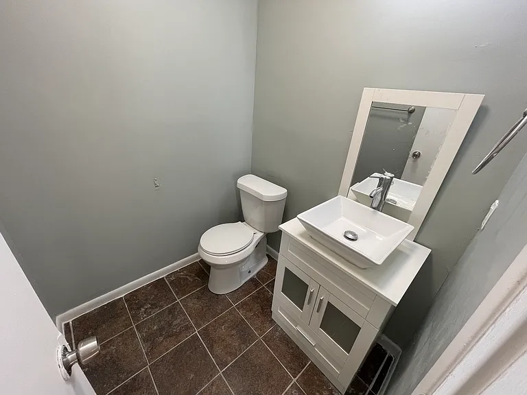 7500 Newcombe Dr — Photo 20