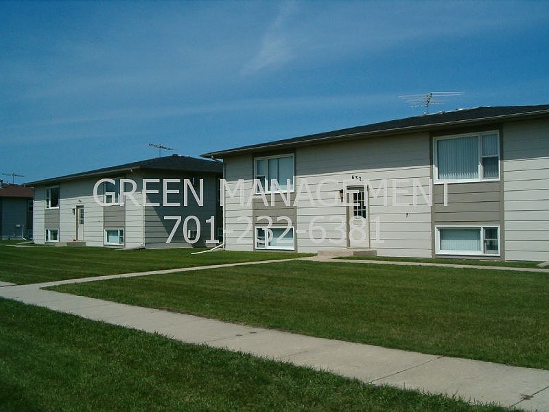 1st image of 614 2nd Ave E