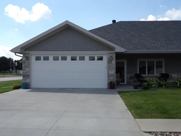 711 Augustine Pl, Columbus, NE 68601