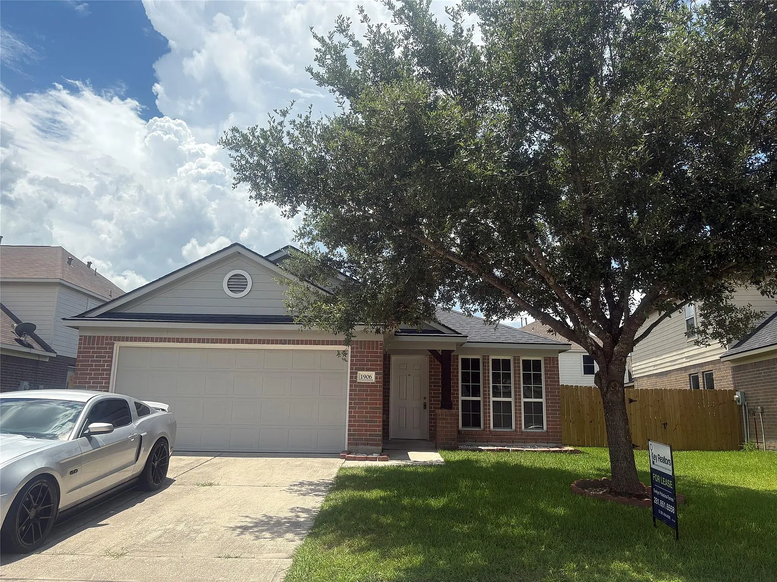 3 bed, 2.0 bath, 1557 sqft, $1,850 — Photo 1
