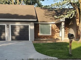507 SE Bayberry Ln, Lees Summit, MO 64063