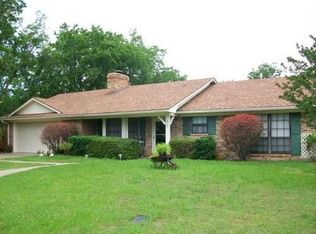 913 E Tyler St, Mexia, TX 76667