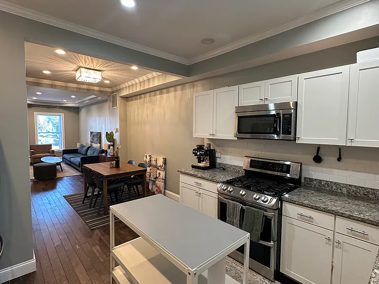 128 N East Ave — Photo 12