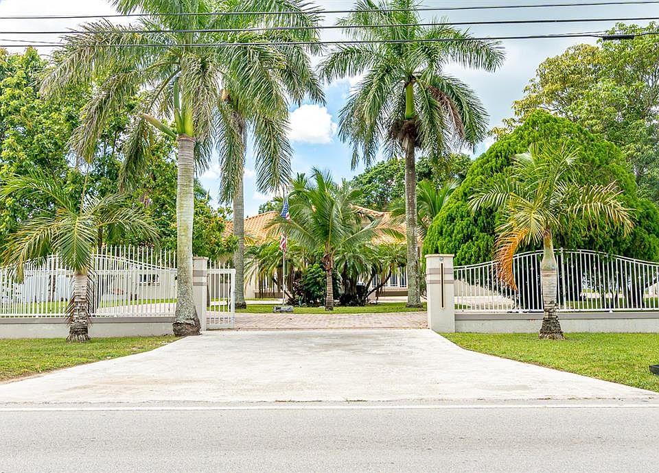 1st image of 18390 SW 200th St