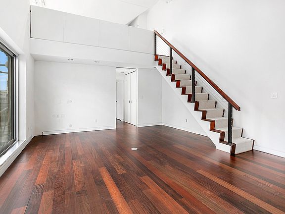 3rd image of 179 Grand St Ph C