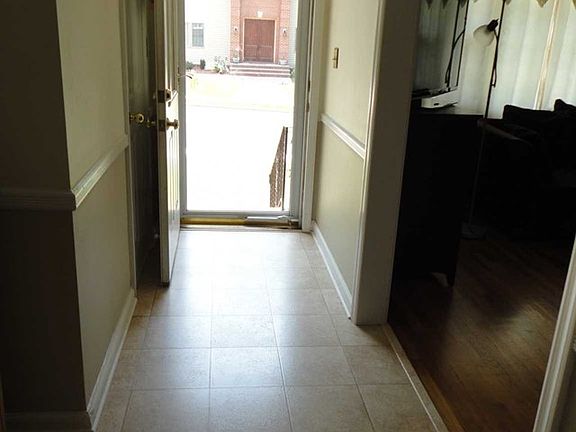 4th image of 244 Lincoln Blvd