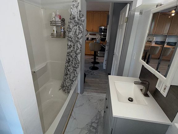 5th image of 30 Sherwood St Floor 1