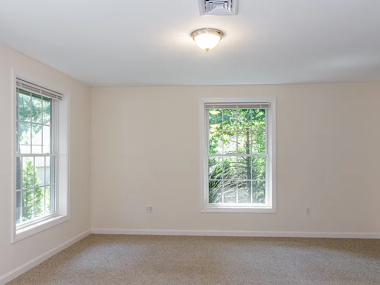 4 Jessica Ln #4A — Photo 20
