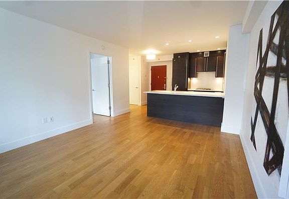 3rd image of 464 W 44th St APT 2E