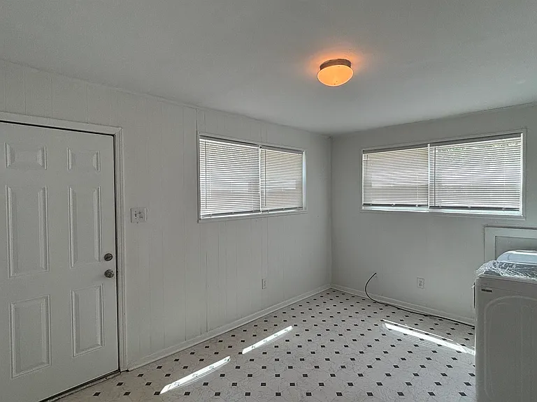 378 N Highland St — Photo 17